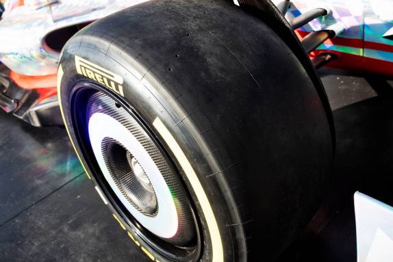 В 2022 году Формула 1 переходит на 18-дюймовые шины, фото XPB